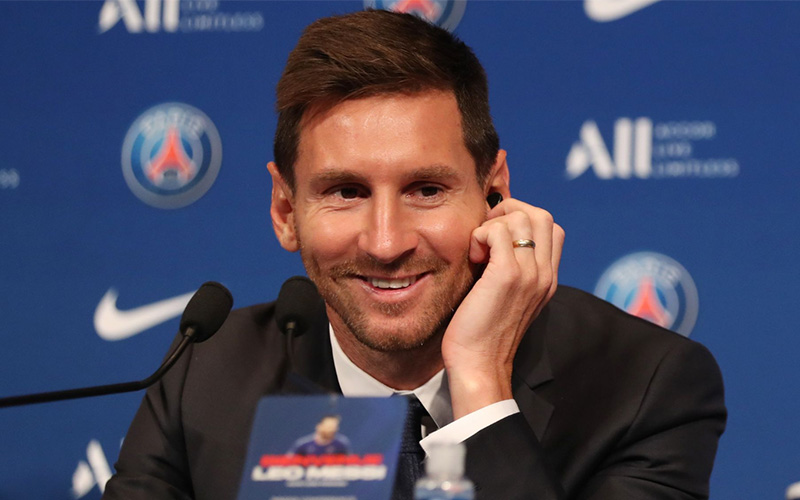 Khoảnh khắc Messi vui vẻ hiếm hoi ở những ngày cuối tại PSG