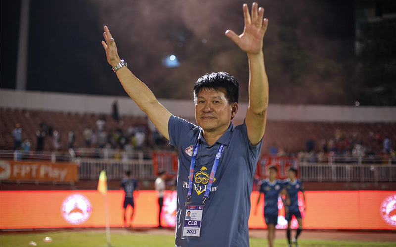 HLV Vũ Tiến Thành thừa nhận CLB TP.HCM thuộc nhóm yếu nhất V-League