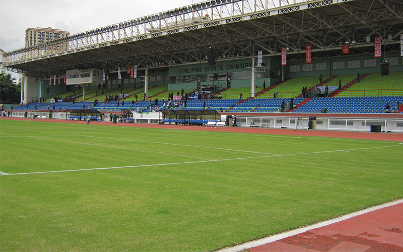 Sân Rizal Memorial dùng cỏ nhân tạo